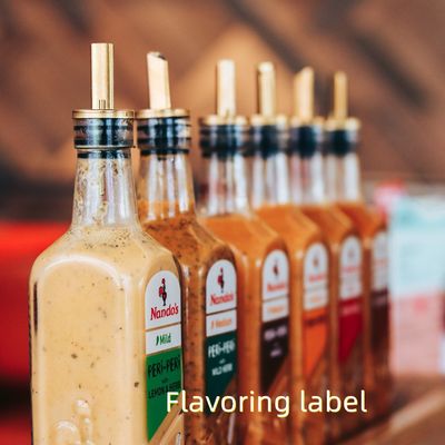 Etiquetas autoadhesivas personalizadas para bebidas Etiquetas de botellas de condimentos para los requisitos de su cliente